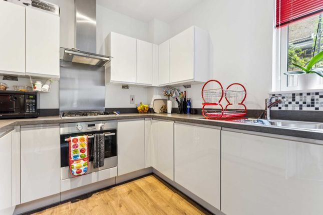 Maisonette for sale in Orchid Mews, London