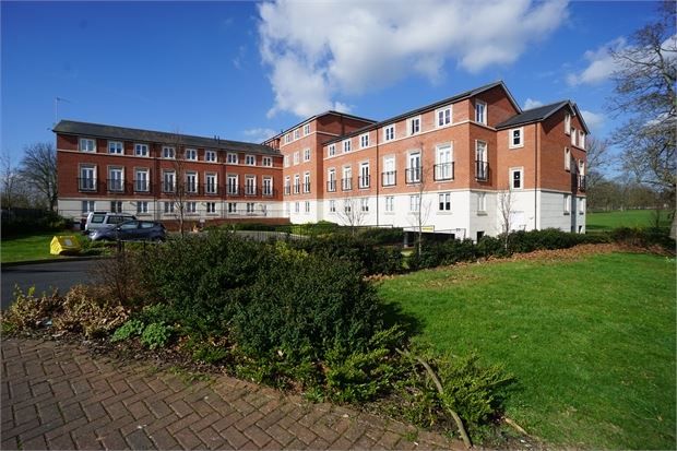 Thumbnail Flat for sale in Siric House, Colchester, Essex.