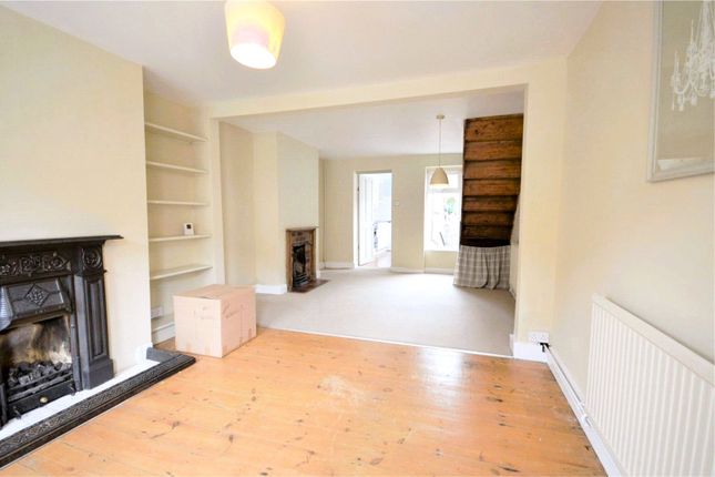 13, Hyde Close, Hampshire photo 4