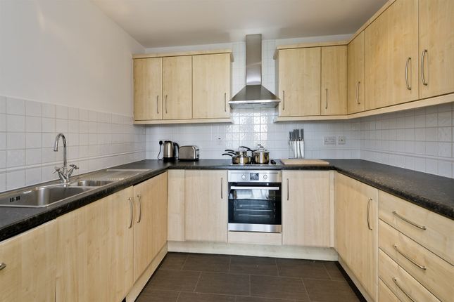 7, Flat 123, Branch Road, London photo 4