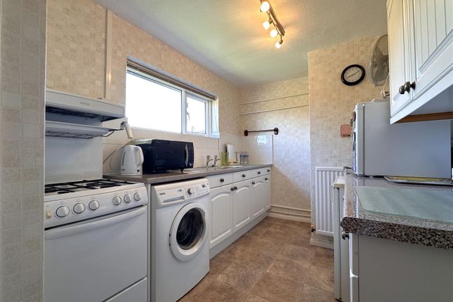 37, Sutton Avenue, Newark photo 4