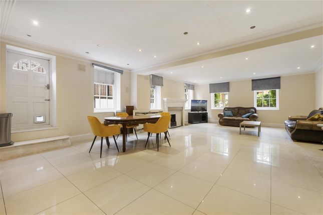 Flat 6, 15, Redington Gardens, London photo 4