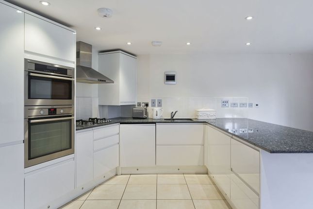 Chestnut Court,Flat 1, Hoskins Road, Oxted photo 3