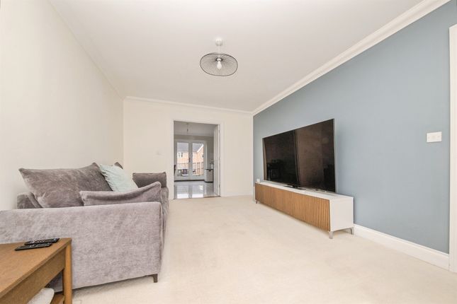 2, Jackdaw Close, Ipswich photo 4