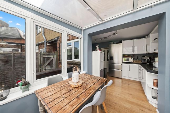 13, Tudor Road, Godalming photo 4