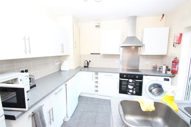 Room 3, 44 Benson Road, Headington Oxford photo 2