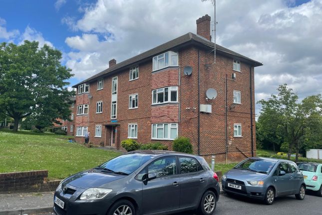 Flat to rent in Hazel House, Bromley
