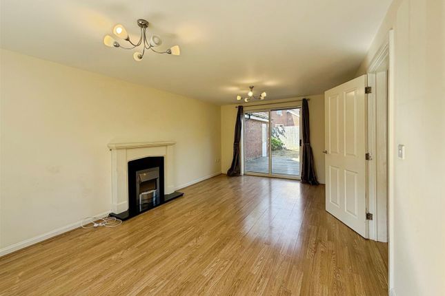 11, Bilberry Close, Red Lodge photo 4