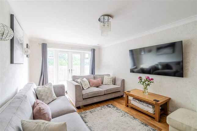 25, Cedarbank, Livingston photo 4