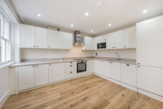 Thumbnail Flat to rent in Bedford Place, Bloomsbury, London