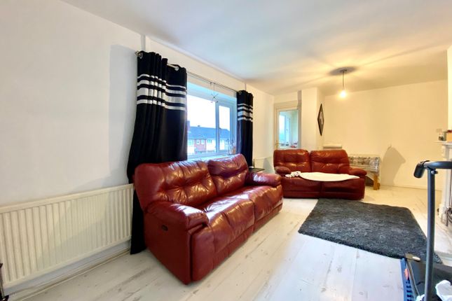 Flat for sale in Yeo Close, Bettws, Newport