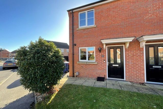 2-bed semi-detached on Grimsby, £850/mo