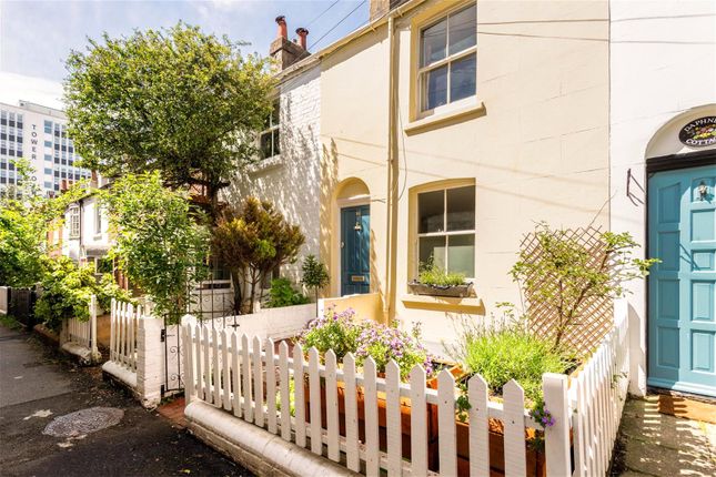 Thumbnail Terraced house for sale in Frederick Gardens, Brighton