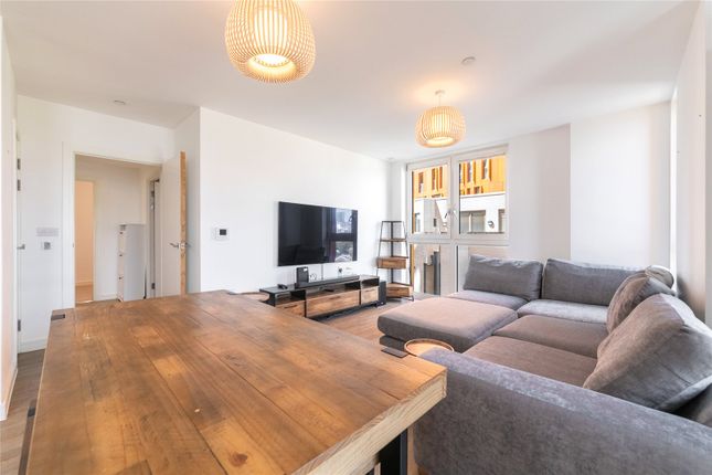Flat to rent in Loop Court, 1 Telegraph Avenue, London