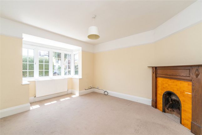 114, Broad Lane, Hampton photo 3