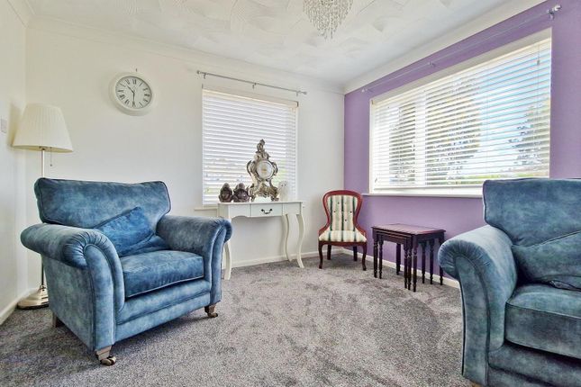 1, Gatefield Close, Frinton Homelands photo 4