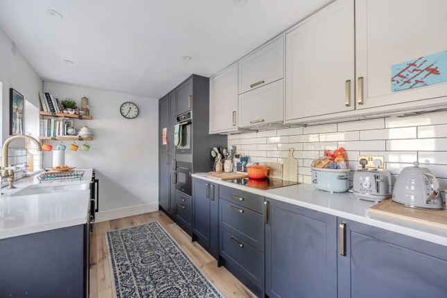 69, Ludlow Road, Surrey photo 4
