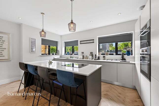 2, Windsor Gardens, Epsom photo 4