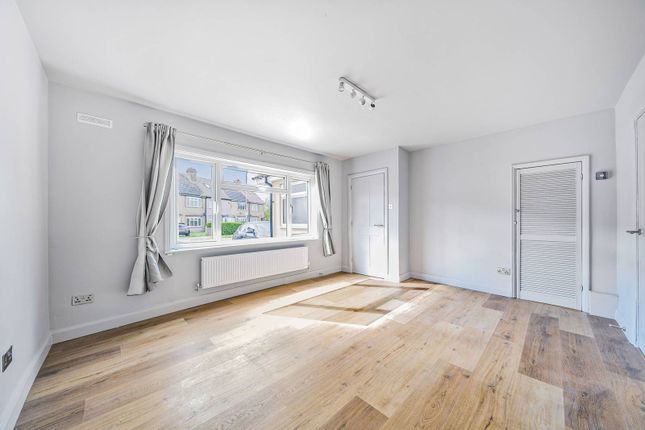 Thumbnail Terraced house to rent in Clitterhouse Crescent, Brent Cross, London