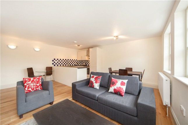Flat to rent in South Worple Way, Mortlake