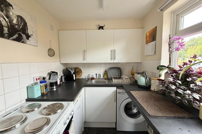 27, Carice Gardens, Clevedon photo 4