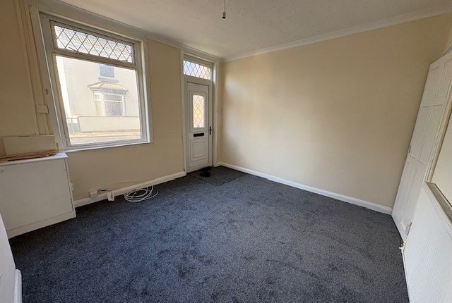 13, Sutton-in-Ashfield photo 2
