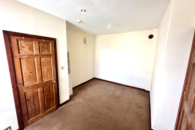 Flat 10, Llandudno photo 4
