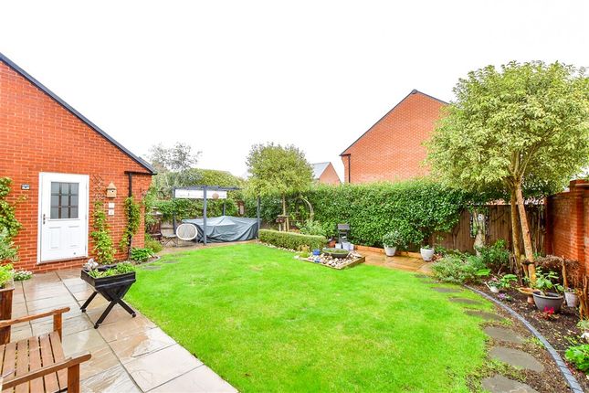 Shelby Drive Westhampnett, Chichester photo 2