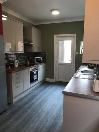 Room 3, 64 Flaxley Road, Selby photo 5