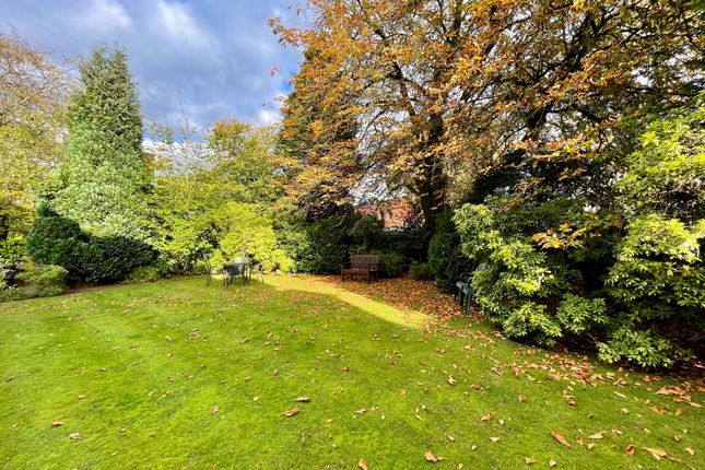 6 Lynwood Victoria Road, Wilmslow photo 4