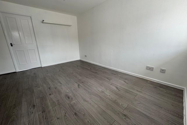 12, St Oswalds Close, KIDDERMINSTER photo 5