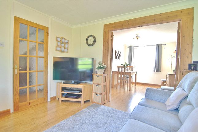 31, Badgers Way, Stroud photo 3