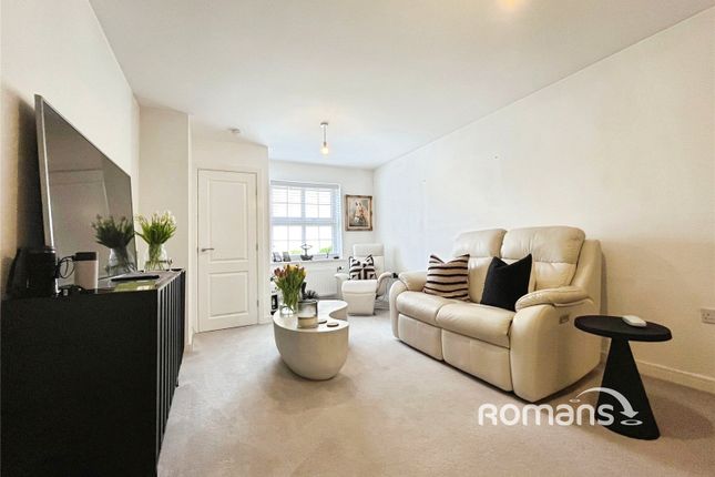 12, Urnfield, Hampshire photo 2