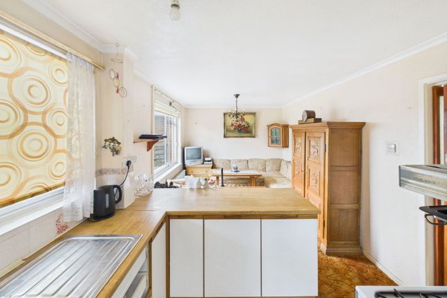 52, Templeway West, Lydney photo 3