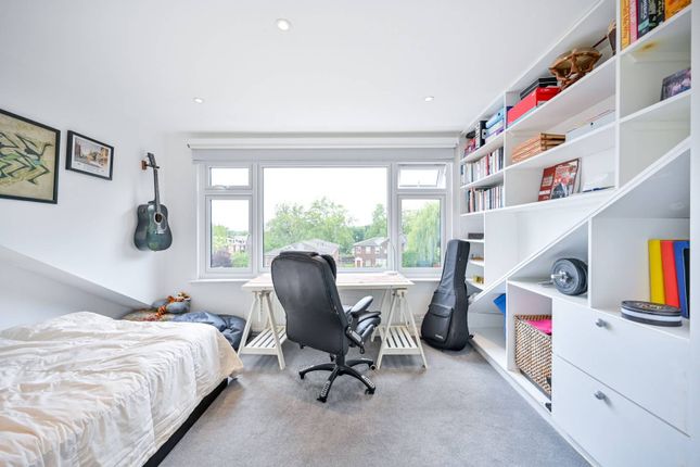 Terraced house to rent in Cranford Close, Raynes Park, London