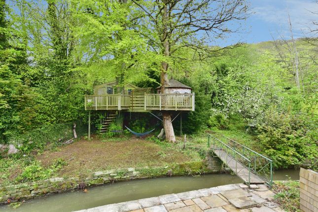 2, Five Trees Close, Sheffield photo 4