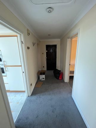 Regency Crescent, London photo 4