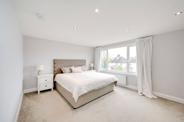 30, Highcroft Gardens, London photo 5