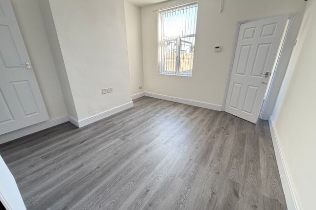 638, Parkfield Road, Wolverhampton photo 3