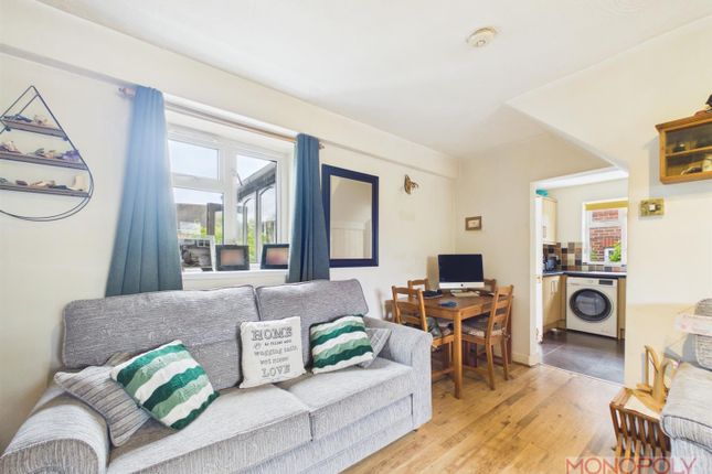 4, Greenfields, Wrexham photo 4