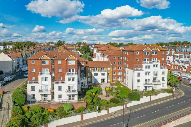2-bed house on Flat 536, Homecove House, Holland Road, Westcliff-On-Sea, £280,000