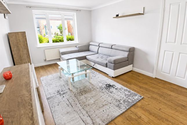 21, Eden Court, Nuneaton photo 4