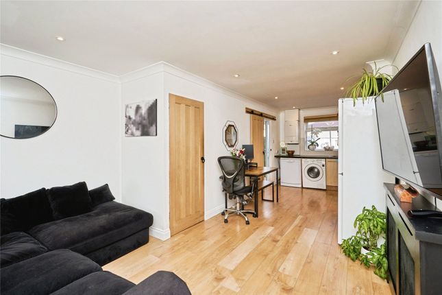 75, Upper Yarborough Road, Isle of Wight photo 4