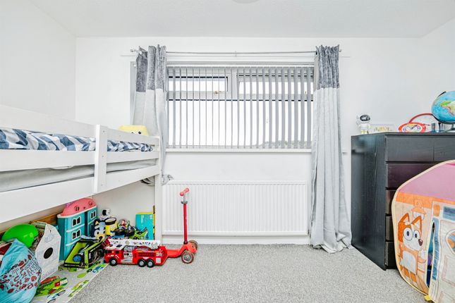 9, Newgale Close, Barry photo 3