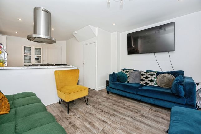 91, Brookfield Drive, Stanford-Le-Hope photo 4