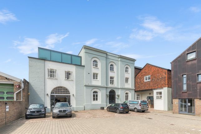 Thumbnail Flat to rent in The Old Brewery, Thomas Street, Lewes, East Sussex