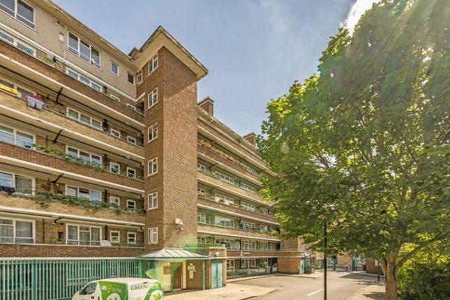 3-bed flat on Flat Flat 13, Warnham, Sidmouth Street, London, £3,450/mo