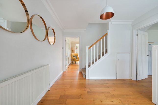 4, Woodland Court, Oxted photo 3