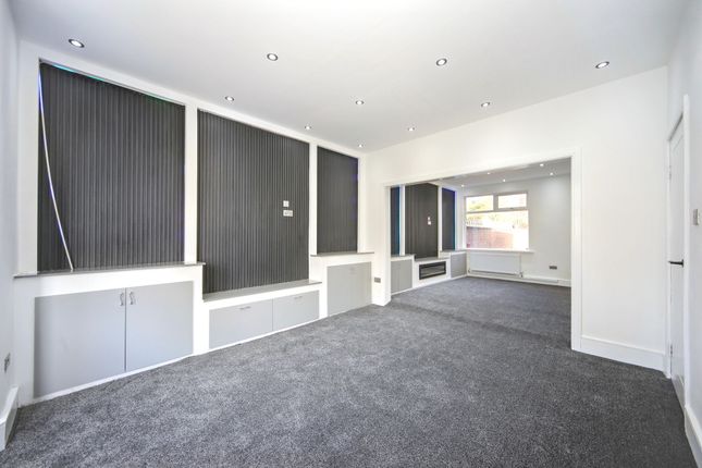 217 Gidlow Lane, Wigan photo 2
