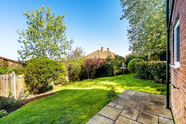 52 Kennedy Gardens, Sevenoaks photo 2